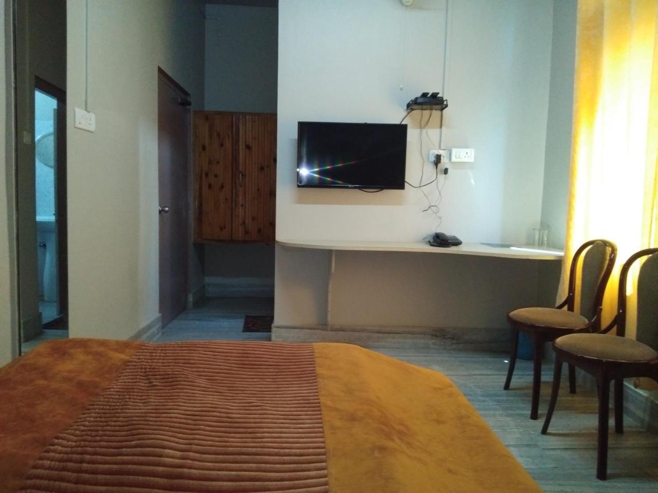 Hotel Pine Kohima Extérieur photo
