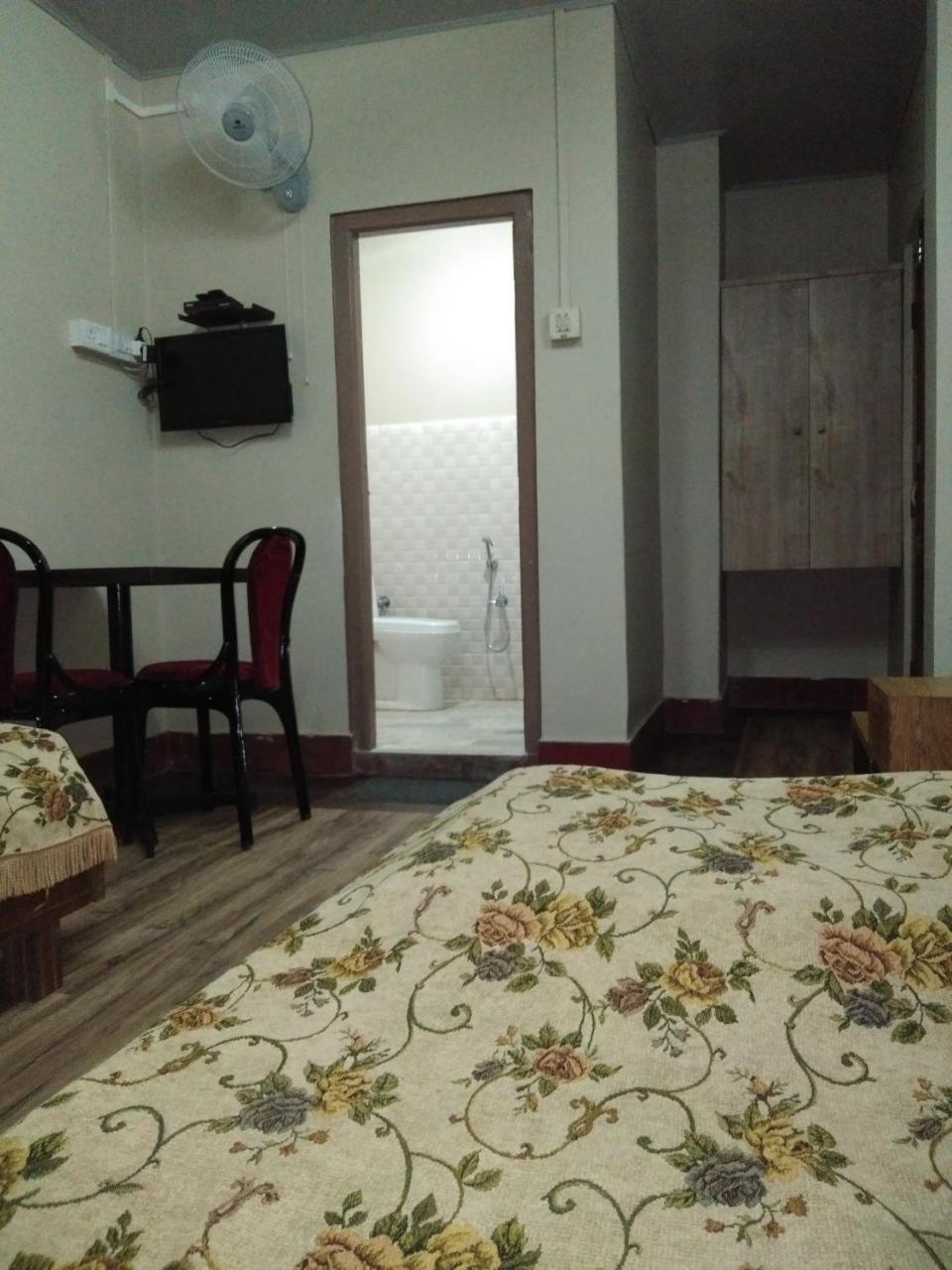 Hotel Pine Kohima Extérieur photo